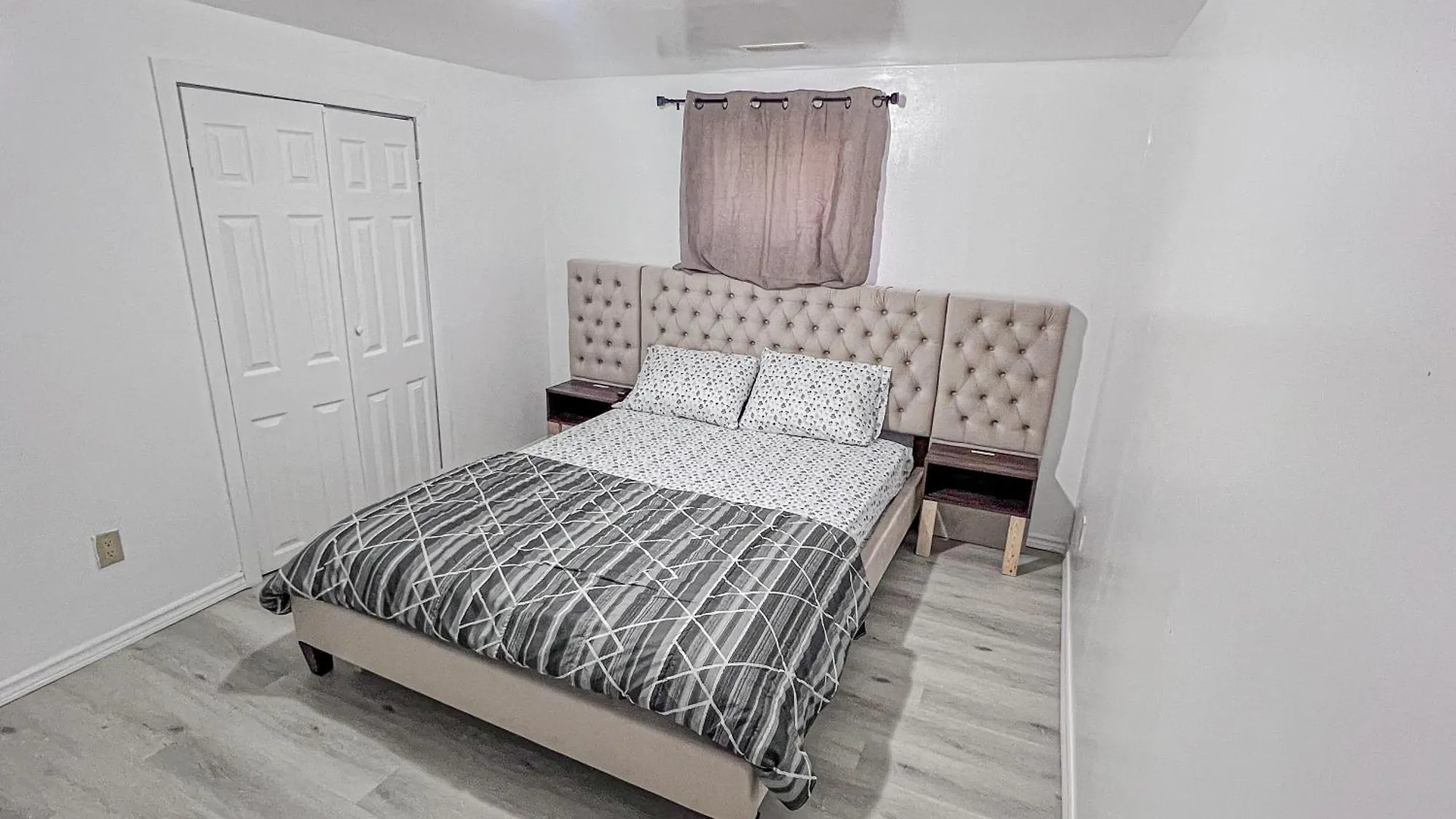 D8 Room Near Airport location